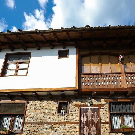 Hotel Тодорината Къща Lešten Exteriér fotografie