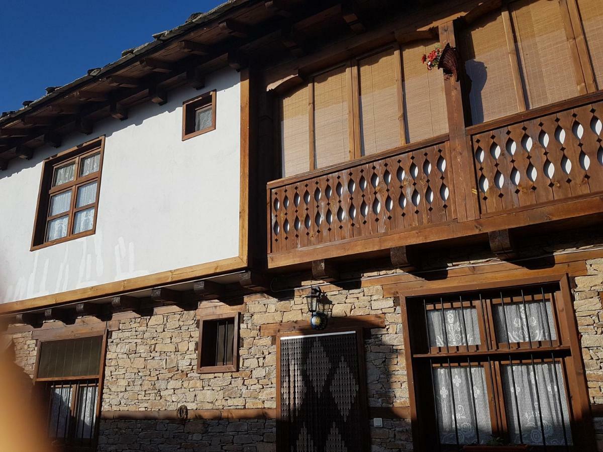 Hotel Тодорината Къща Lešten Exteriér fotografie