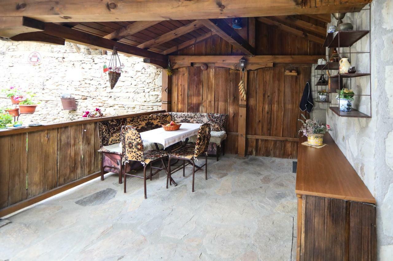 Hotel Тодорината Къща Lešten Exteriér fotografie