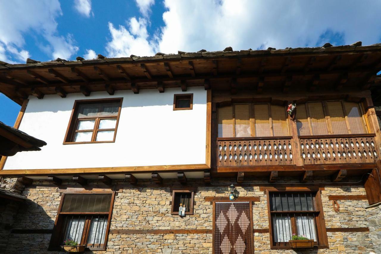 Hotel Тодорината Къща Lešten Exteriér fotografie
