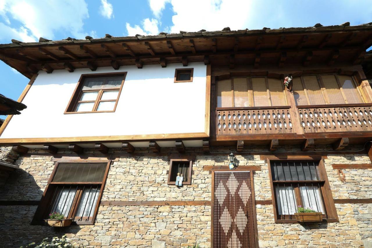 Hotel Тодорината Къща Lešten Exteriér fotografie