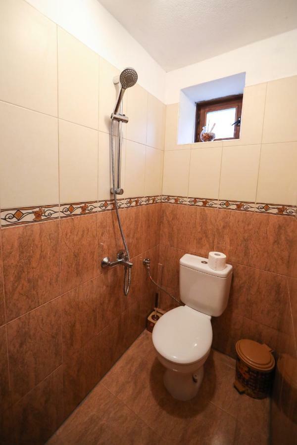 Hotel Тодорината Къща Lešten Exteriér fotografie