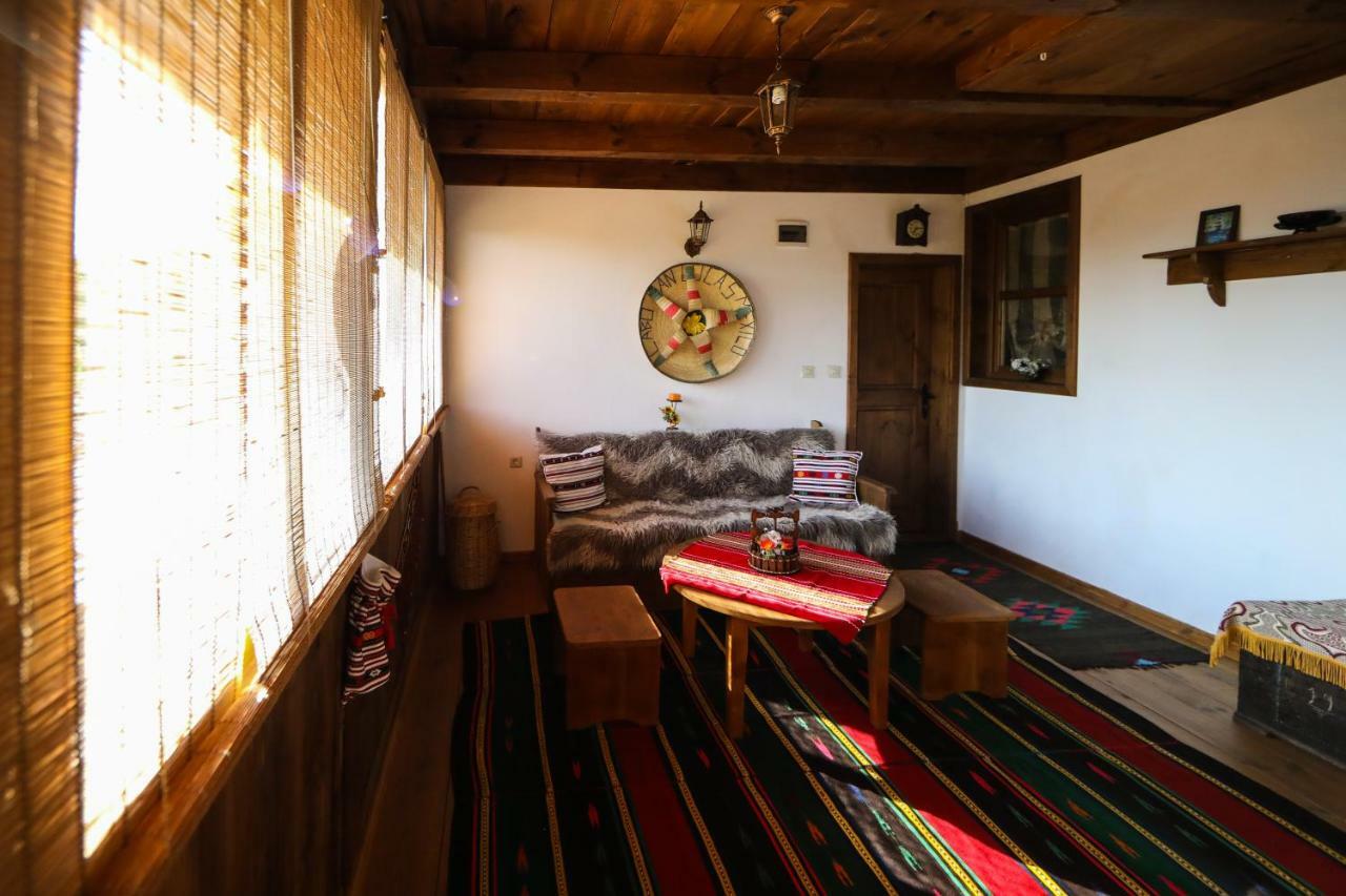Hotel Тодорината Къща Lešten Exteriér fotografie