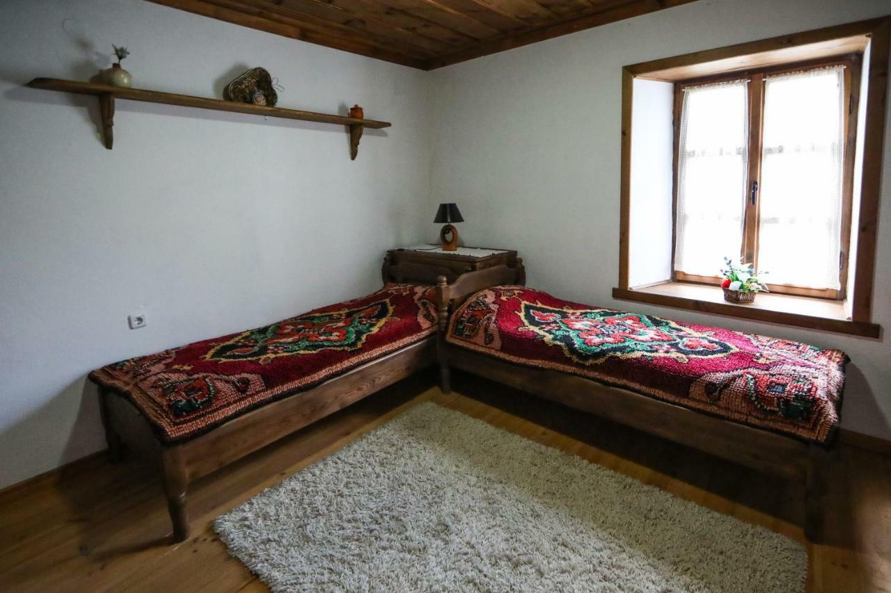 Hotel Тодорината Къща Lešten Exteriér fotografie